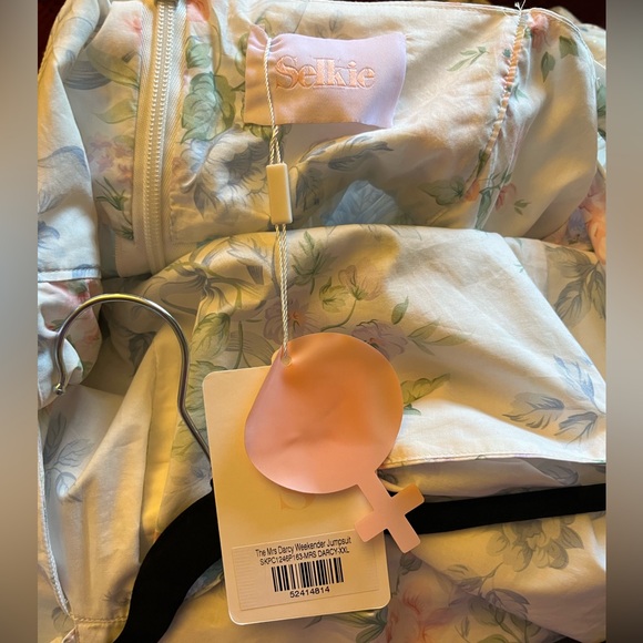 Selkie The Mrs Darcy Weekender Maxi Dress - Picture 8 of 8